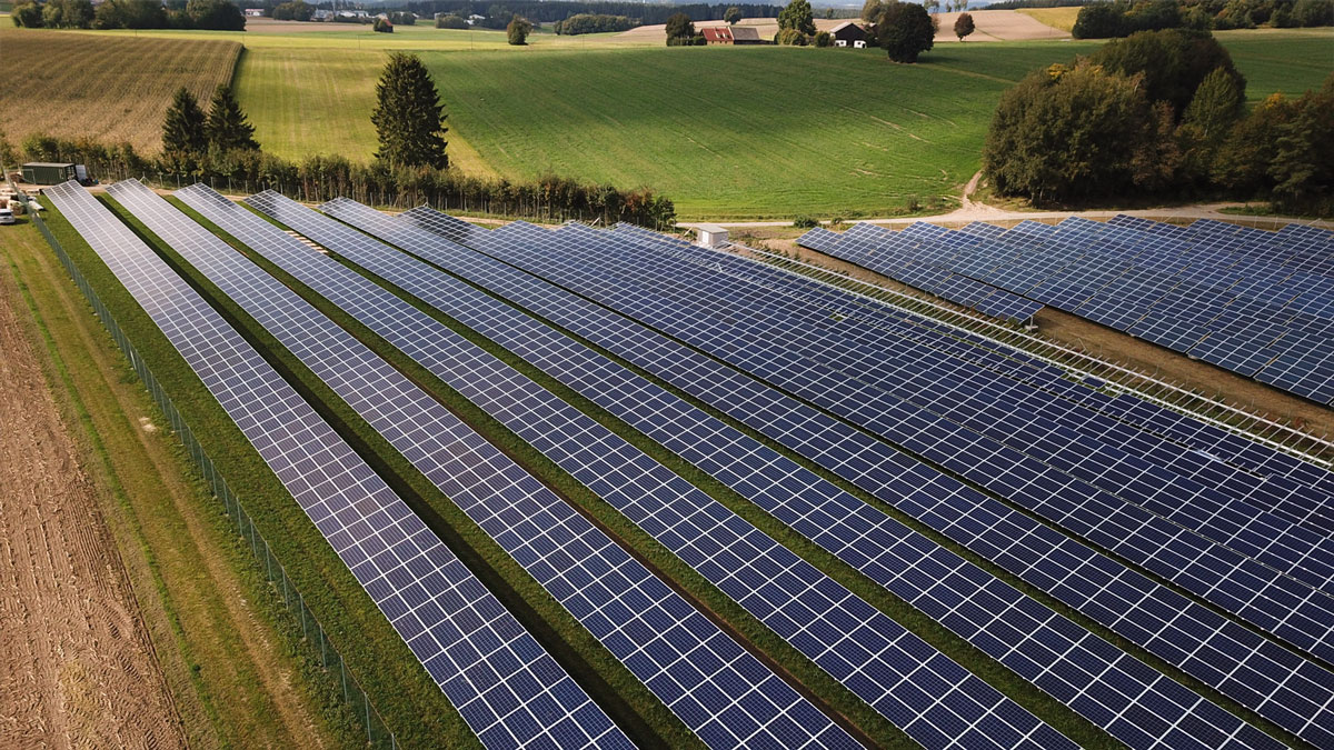 Aufbau eines Solarparks
