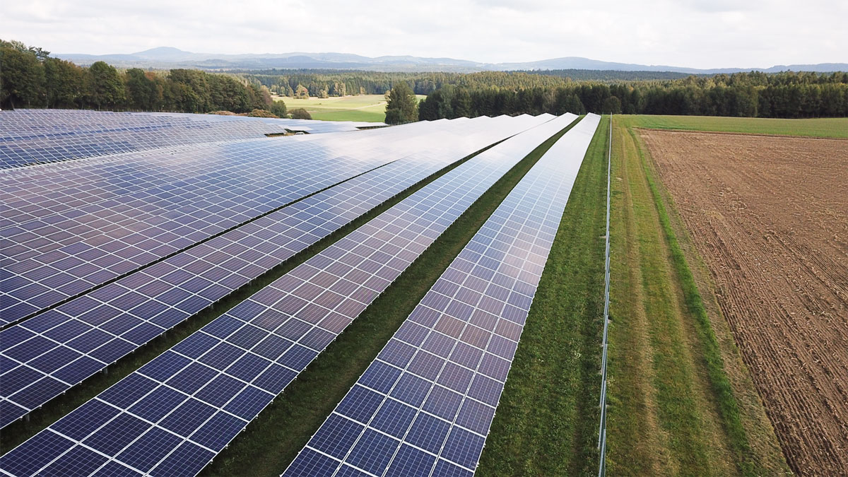 Aufbau eines Solarparks